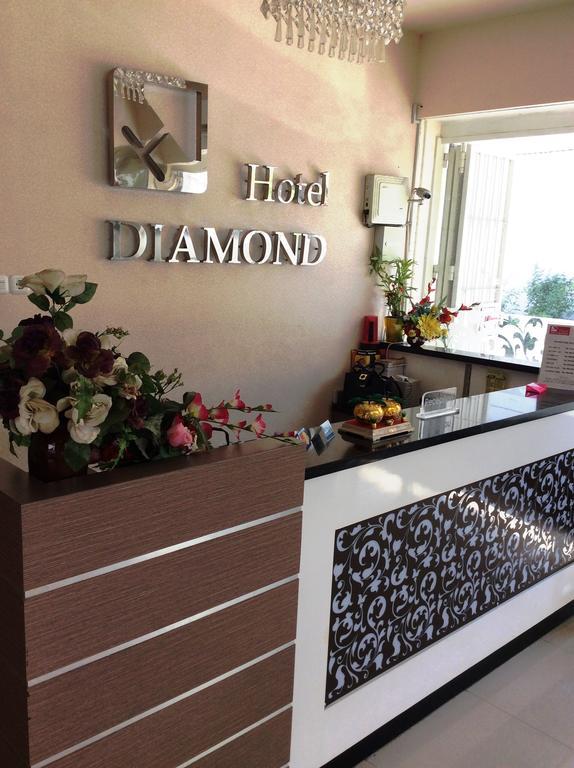Hotel Diamond Makassar Esterno foto