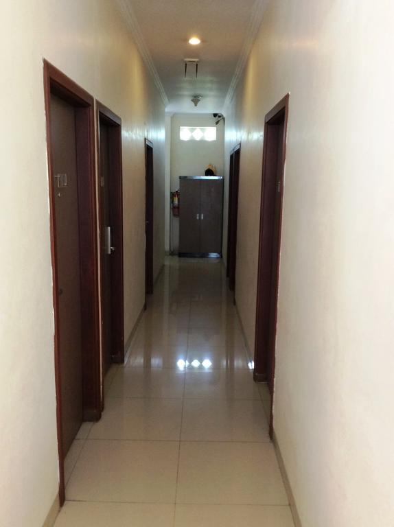 Hotel Diamond Makassar Esterno foto