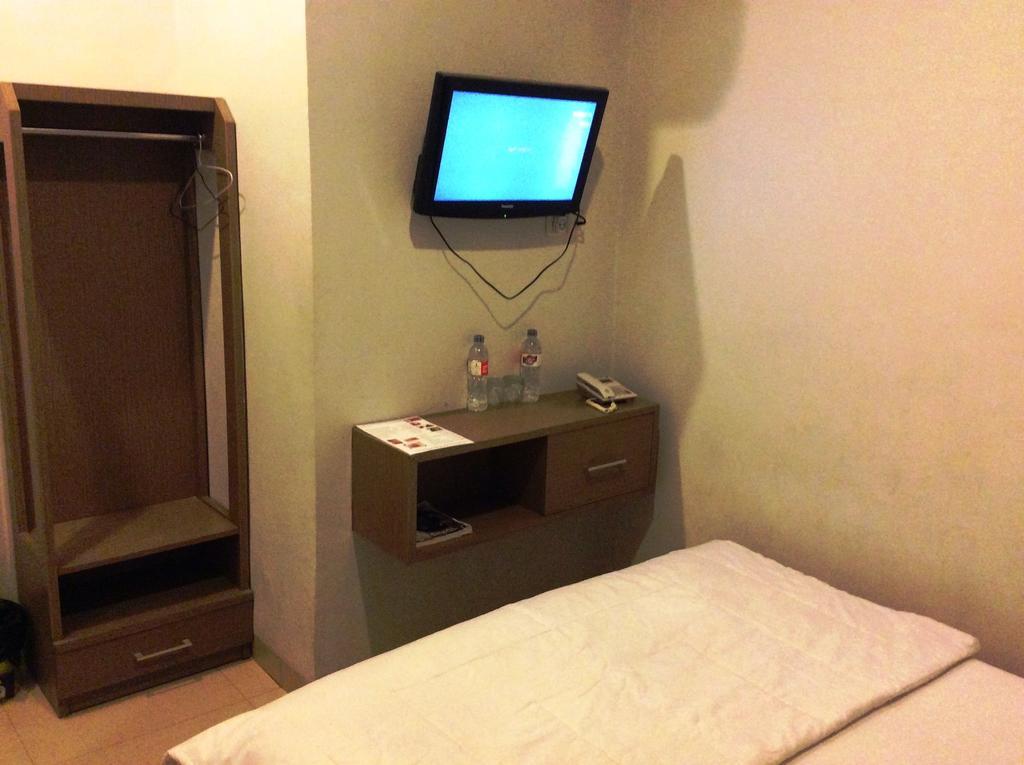 Hotel Diamond Makassar Camera foto